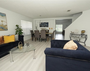 16919 Sunrise Vista Drive - Photo Thumbnail 3