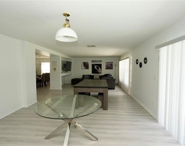 16919 Sunrise Vista Drive - Photo Thumbnail 12