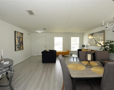 16919 Sunrise Vista Drive - Photo Thumbnail 5