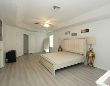 16919 Sunrise Vista Drive - Photo Thumbnail 19