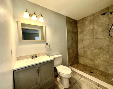 116 N College Street - Photo Thumbnail 9