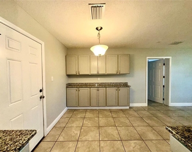 116 N College Street - Photo Thumbnail 7