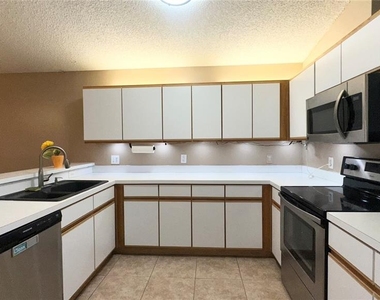 8636 Fort Jefferson Boulevard - Photo Thumbnail 11
