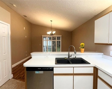 8636 Fort Jefferson Boulevard - Photo Thumbnail 17