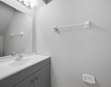 206 Watts Lane - Photo Thumbnail 5