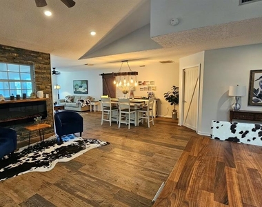 36236 Mary Ellen Street - Photo Thumbnail 5