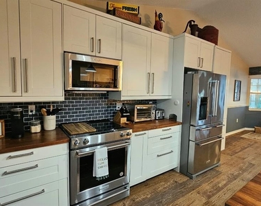 36236 Mary Ellen Street - Photo Thumbnail 9