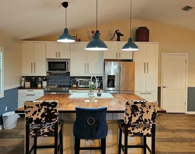 36236 Mary Ellen Street - Photo Thumbnail 11