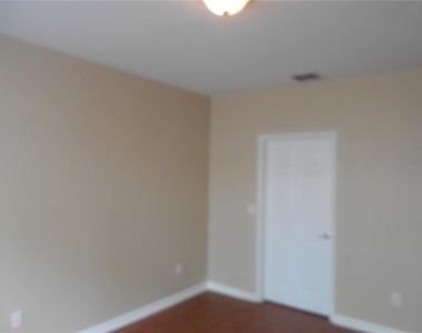 5018 Maxon Terrace - Photo Thumbnail 8