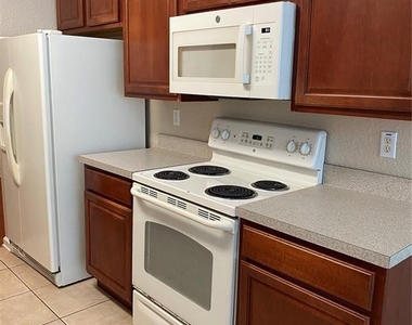 5018 Maxon Terrace - Photo Thumbnail 3