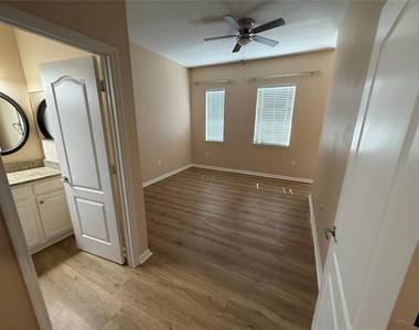 12021 Villanova Drive - Photo Thumbnail 11