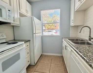 623 N Bay Street - Photo Thumbnail 1