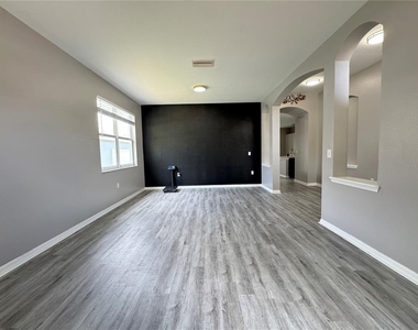 10868 Standing Stone Drive - Photo Thumbnail 6