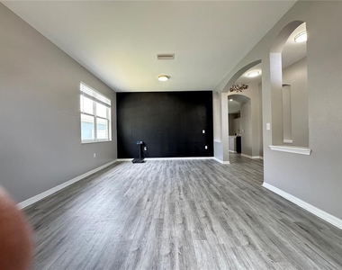 10868 Standing Stone Drive - Photo Thumbnail 7