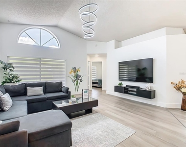 1510 Chapman Oak Court - Photo Thumbnail 22