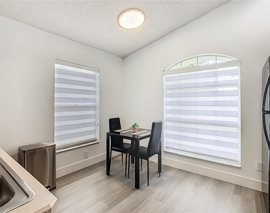 1510 Chapman Oak Court - Photo Thumbnail 13