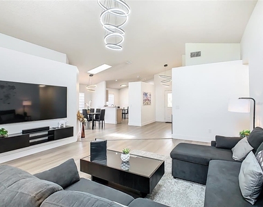 1510 Chapman Oak Court - Photo Thumbnail 23