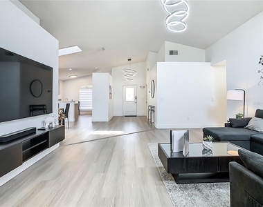 1510 Chapman Oak Court - Photo Thumbnail 24