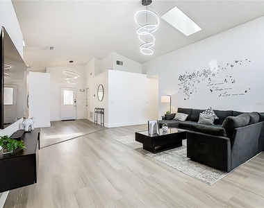 1510 Chapman Oak Court - Photo Thumbnail 25