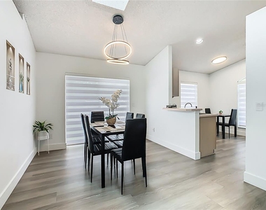 1510 Chapman Oak Court - Photo Thumbnail 19