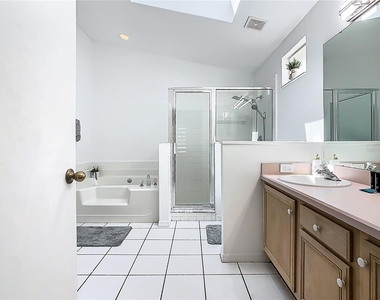 1510 Chapman Oak Court - Photo Thumbnail 29