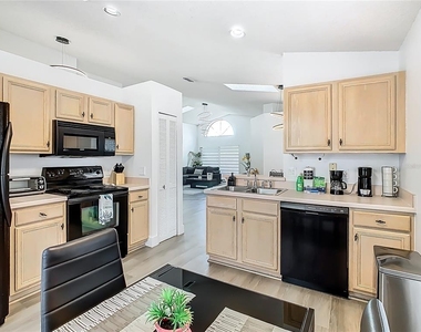 1510 Chapman Oak Court - Photo Thumbnail 17