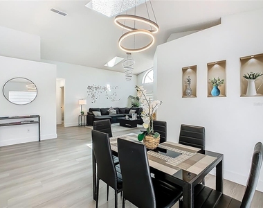 1510 Chapman Oak Court - Photo Thumbnail 11