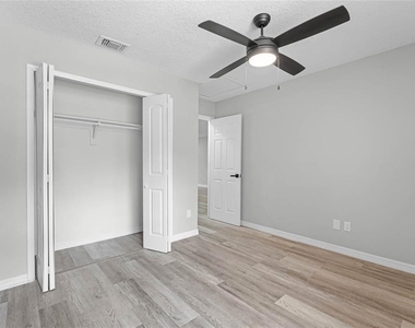 1067 Sophie Boulevard - Photo Thumbnail 13