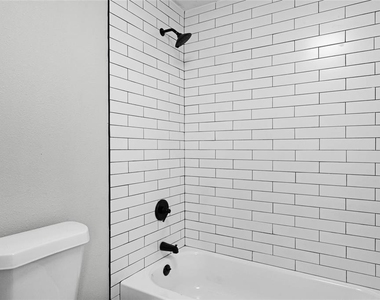 1067 Sophie Boulevard - Photo Thumbnail 12