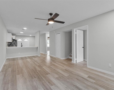 1067 Sophie Boulevard - Photo Thumbnail 3