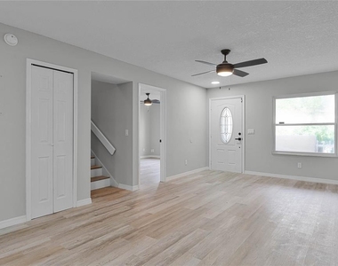 1067 Sophie Boulevard - Photo Thumbnail 15