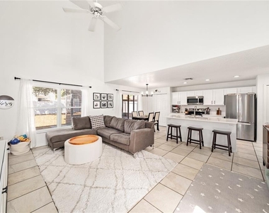 1415 Sherbourne Street - Photo Thumbnail 2