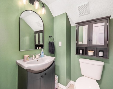 1415 Sherbourne Street - Photo Thumbnail 20