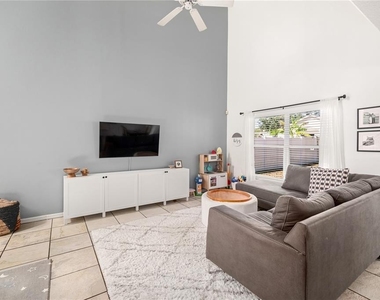 1415 Sherbourne Street - Photo Thumbnail 5