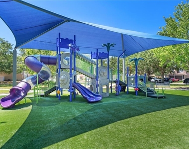 1415 Sherbourne Street - Photo Thumbnail 25