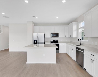 2644 Blowing Breeze Avenue - Photo Thumbnail 6
