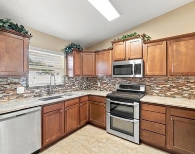 667 Jaguar Court - Photo Thumbnail 11