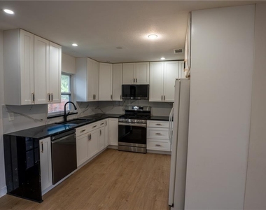 142 Sage Street - Photo Thumbnail 5