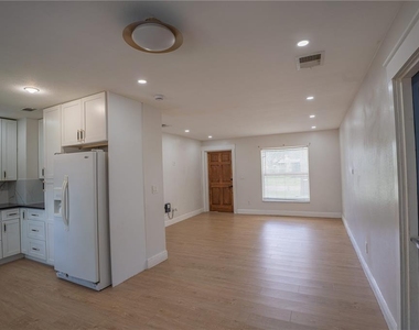 142 Sage Street - Photo Thumbnail 8