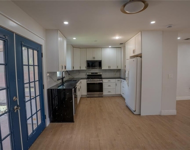 142 Sage Street - Photo Thumbnail 4