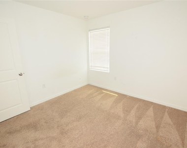 720 Madison Drive - Photo Thumbnail 18