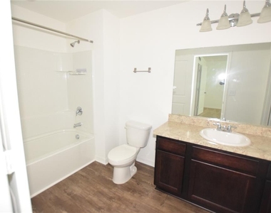 720 Madison Drive - Photo Thumbnail 13