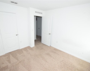 720 Madison Drive - Photo Thumbnail 19