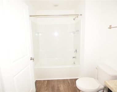720 Madison Drive - Photo Thumbnail 15