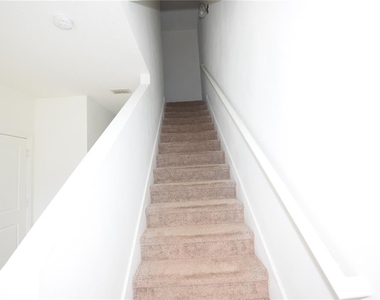 720 Madison Drive - Photo Thumbnail 2