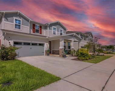 904 Griffon Avenue - Photo Thumbnail 5