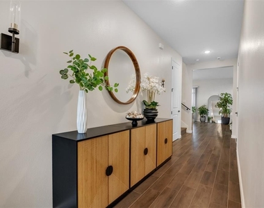 904 Griffon Avenue - Photo Thumbnail 37