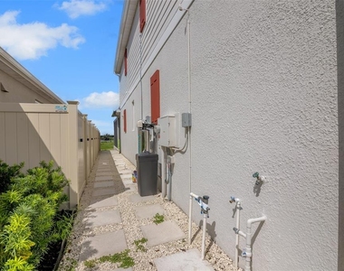 904 Griffon Avenue - Photo Thumbnail 3