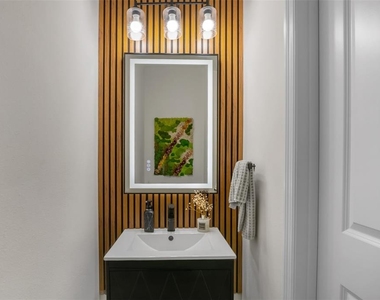 904 Griffon Avenue - Photo Thumbnail 33