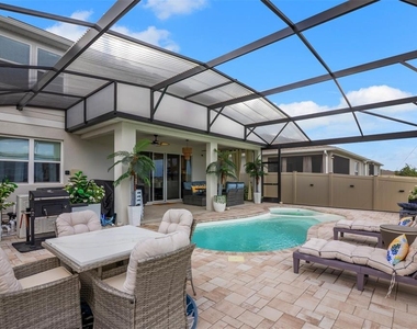 904 Griffon Avenue - Photo Thumbnail 29